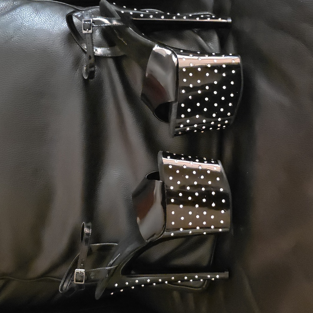 The Highest Heel Starlite Size 9 Black Patent Women's Heels With Rhinestones